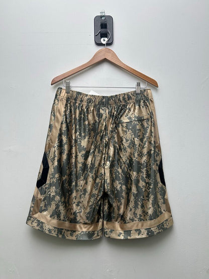 New Supreme Digi Camo Shorts size Small