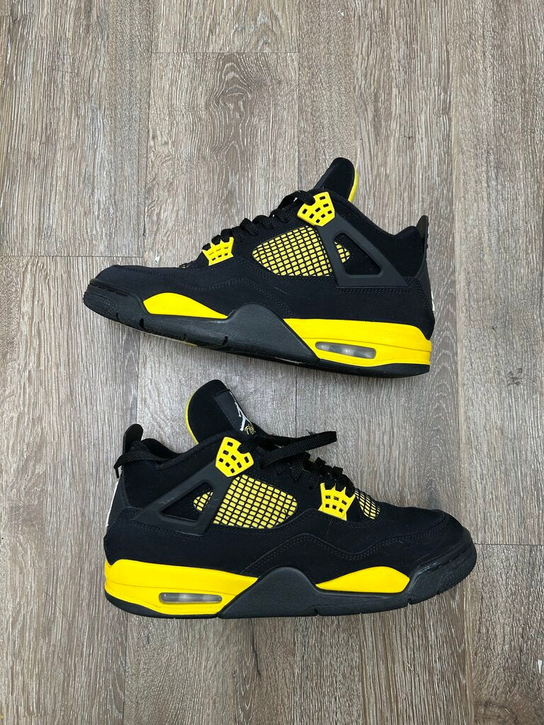 Preowned Jordan 4 Thunder Size 11 (No Box)