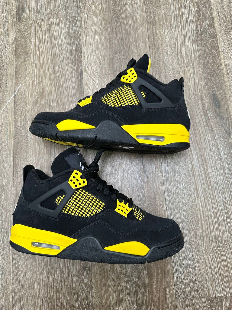 Preowned Jordan 4 Black Yellow Thunder sz.10