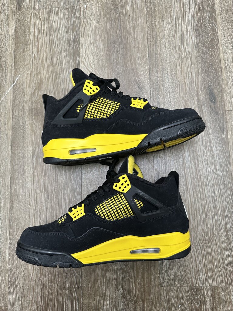Preowned Jordan 4 Black Yellow Thunder sz.10