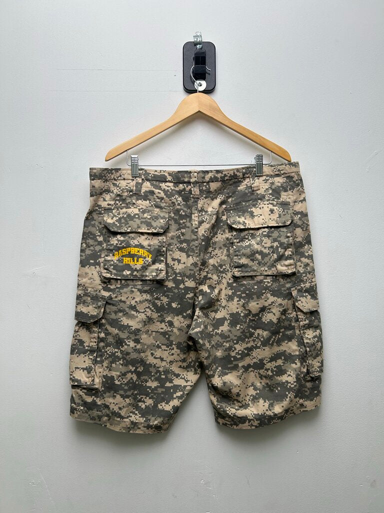 Preowned GV Gallery Digi Camo Raspberry Spellout Shorts Sz.Large