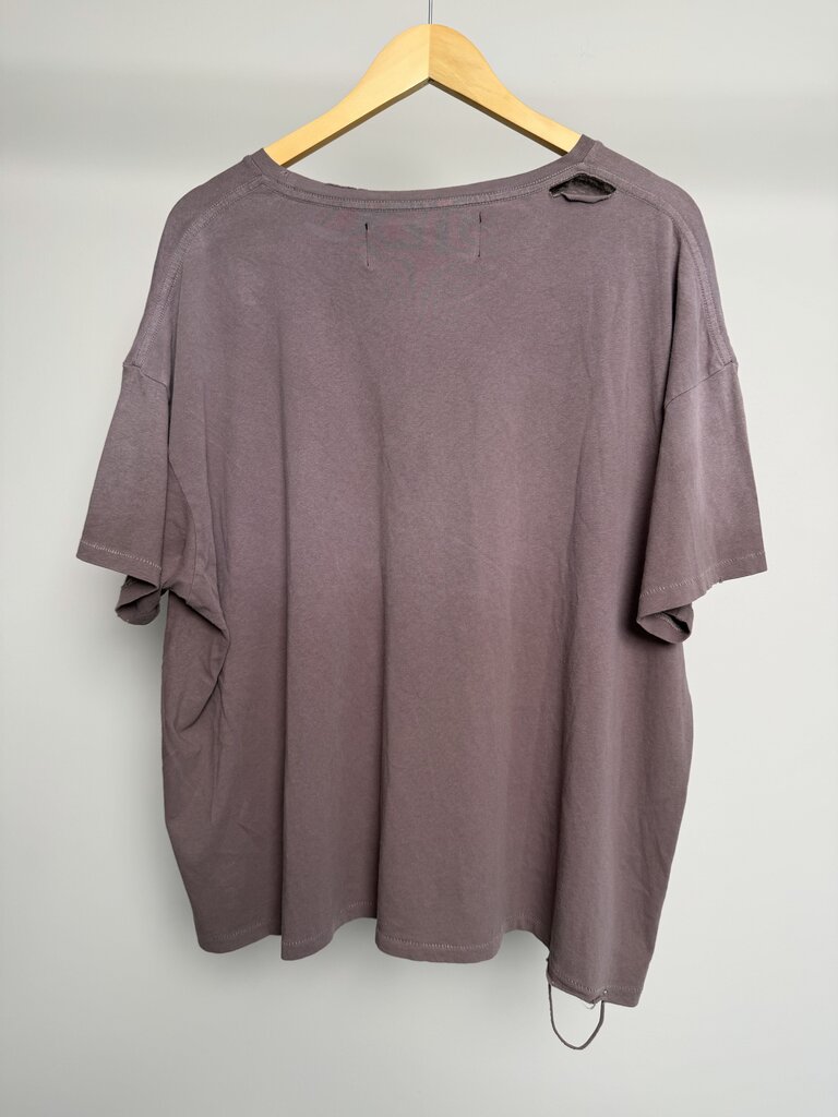 New Paly White Paint Purple Pocket Distressed Tee sz. S