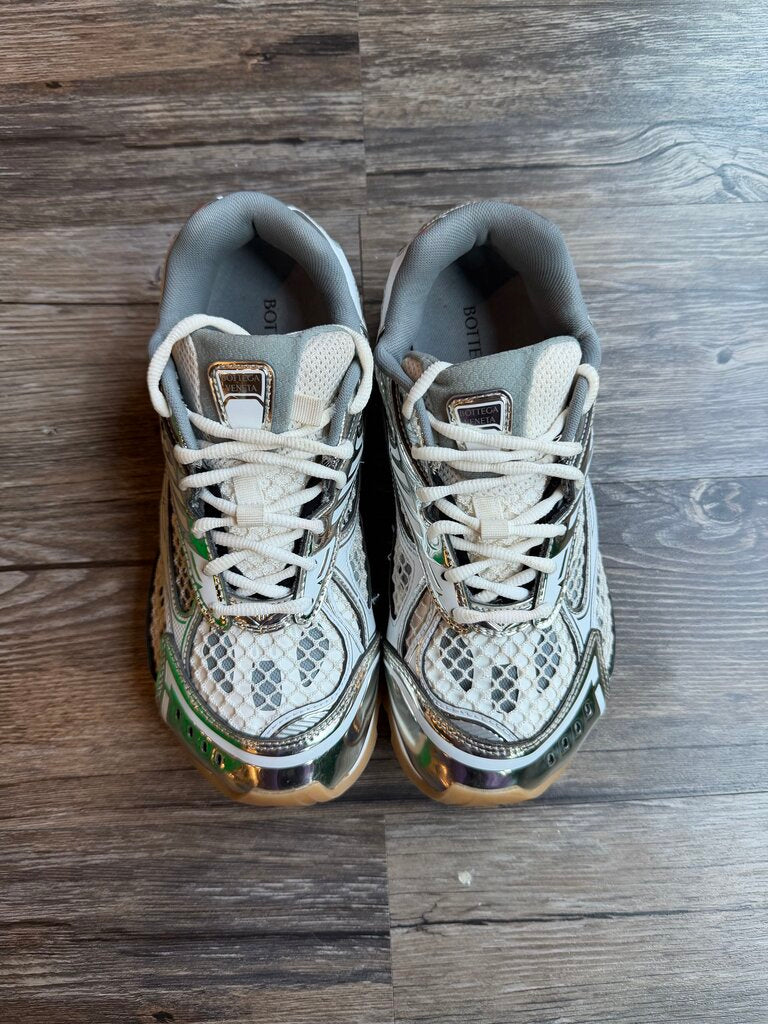 Preowned Bottega Orbits Metallic White size 38
