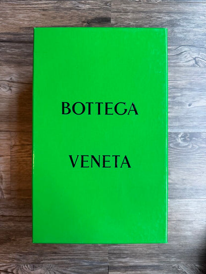 Preowned Bottega Orbits Metallic White size 38