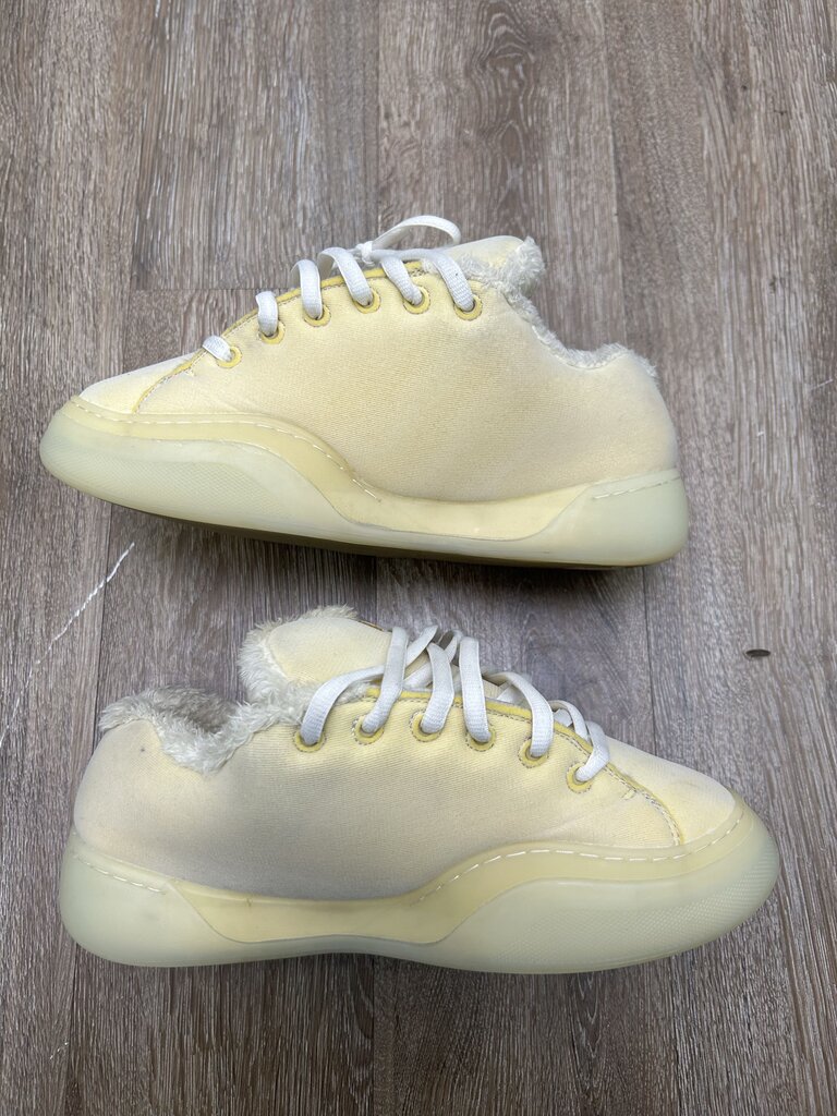 Preowned ERL Vamp Low White Foam sz.11