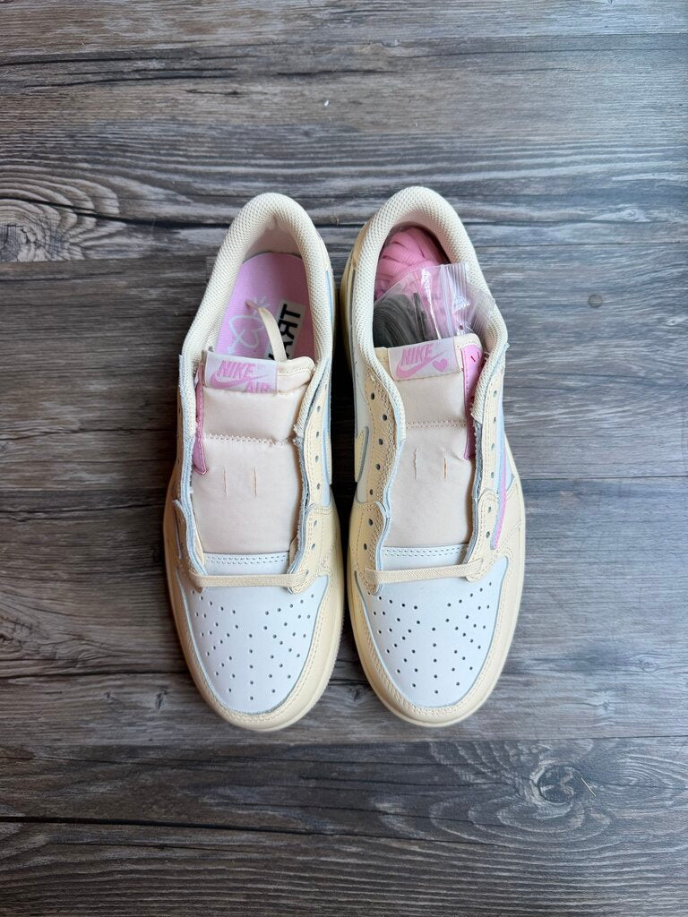 New Jordan 1 Travis Scott Shy Pink size 8.5
