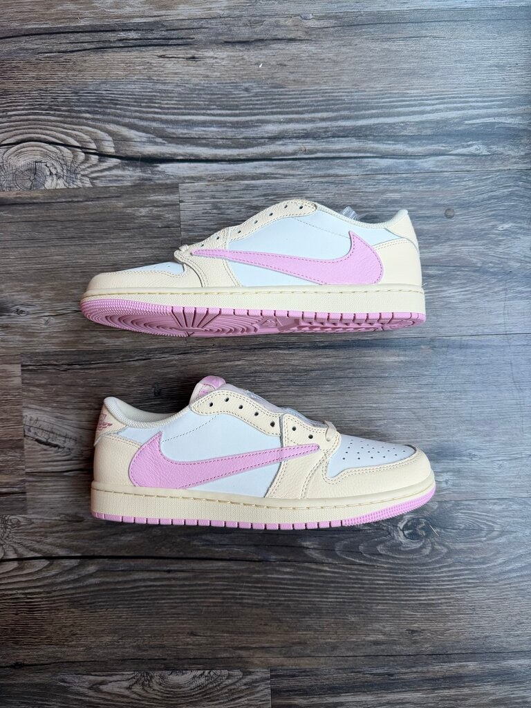 New Jordan 1 Travis Scott Shy Pink size 8.5