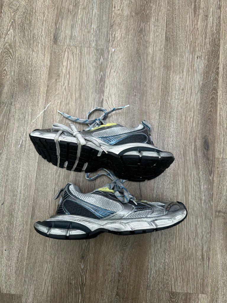 Preowned Balenciaga 3xl Grey/Blue/Yellow Size 43