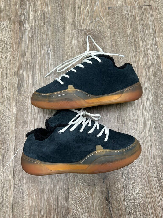 Preowned ERL Vamp Black Size 9