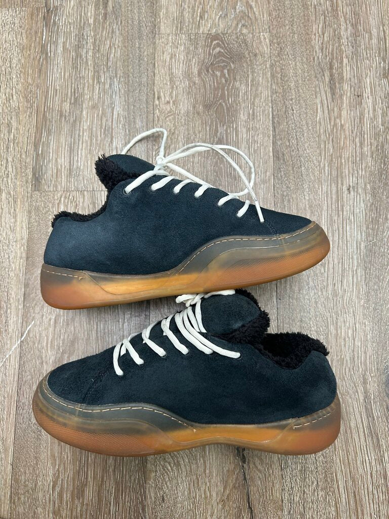 Preowned ERL Vamp Black Size 9