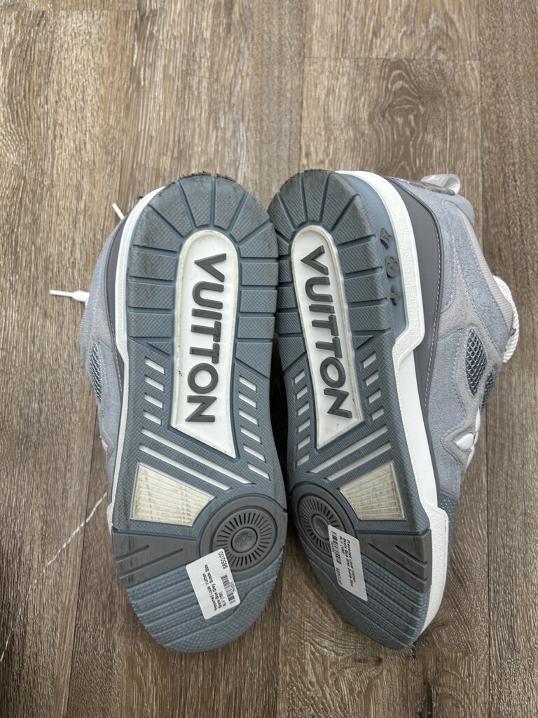 Preowned Louis Vuitton Skate Blue Grey Suede Size 9LV (11M)