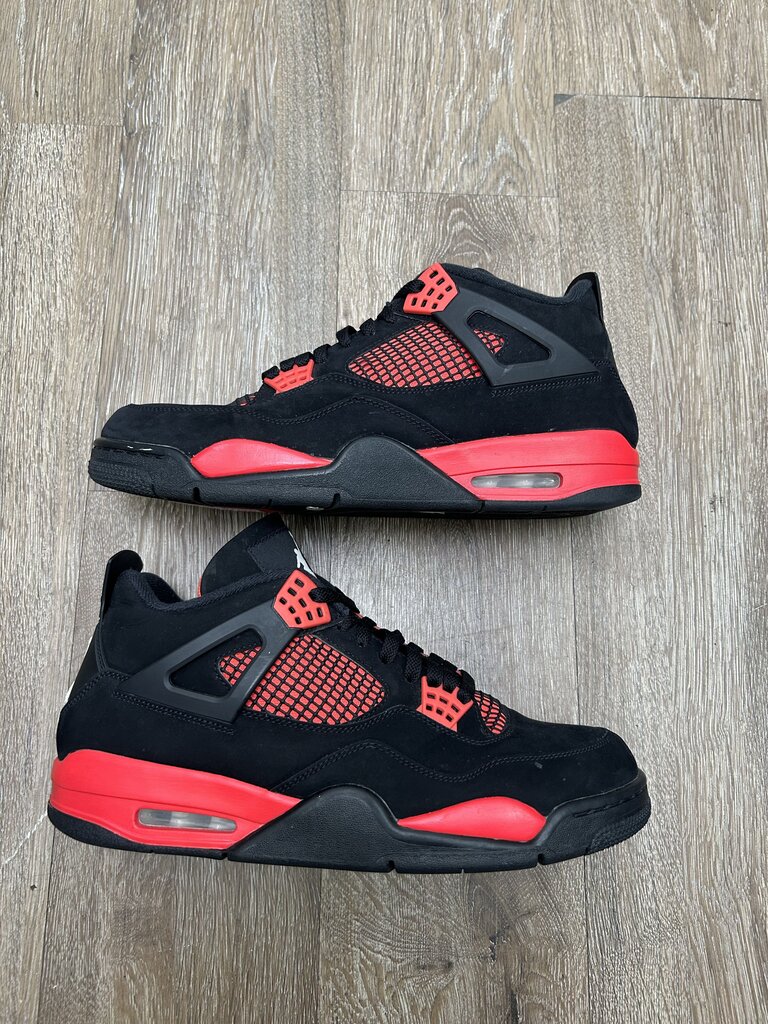 Preowned Jordan 4 Red Thunder Sz.12 (No Box)
