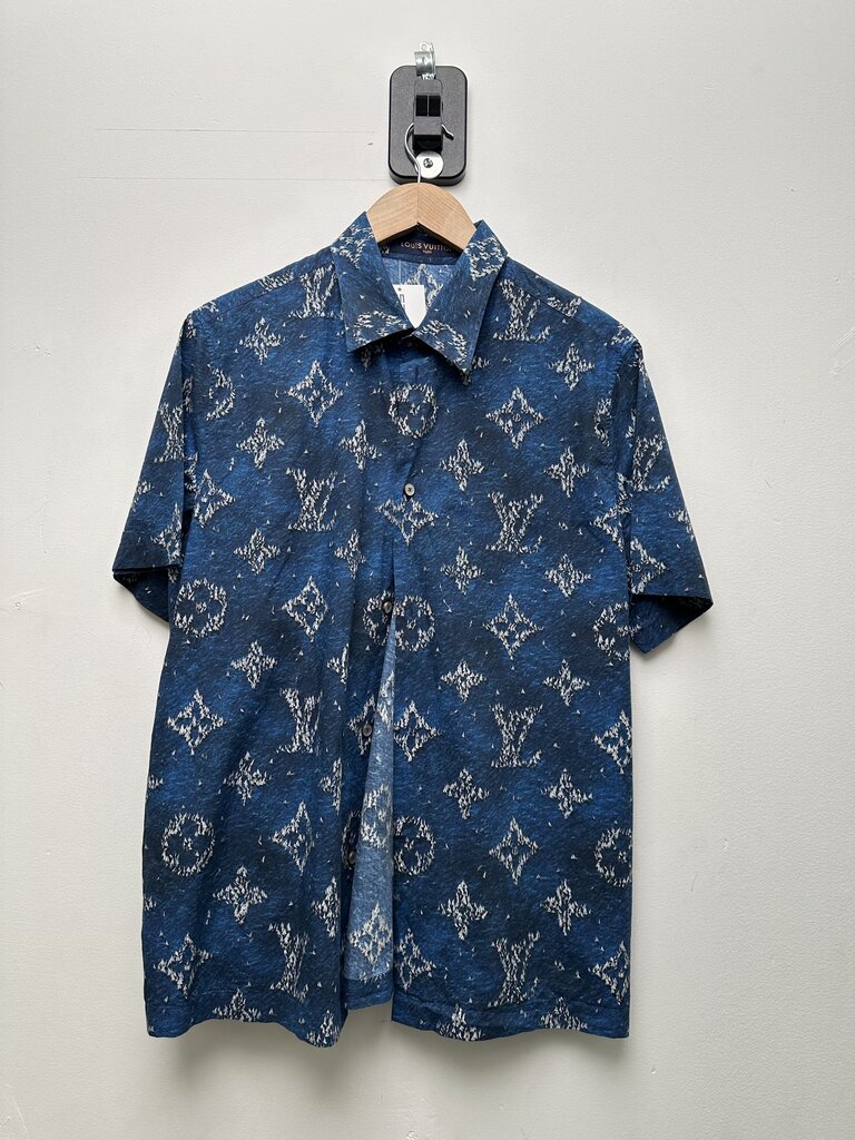 Preowned Louis Vuitton Regatta Blue Button Up sz.S