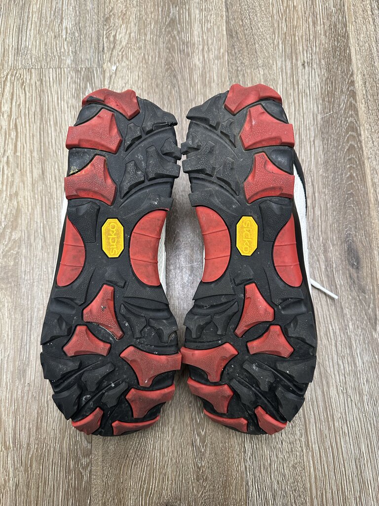 Preowned Sicko hiking Shoe White Red Size 10