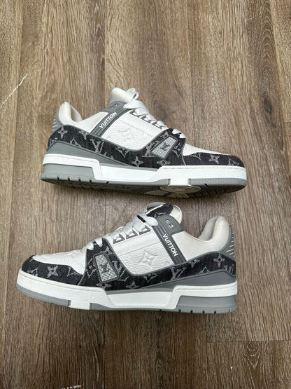Preowned Louis Vuitton Grey Denim Monogram White Trainer sz.7.5LV(9.5M)