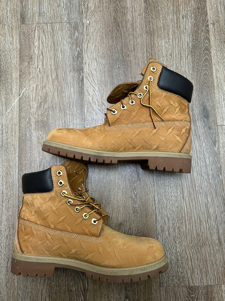 Preowned Supreme Timberland Diamond Plate Wheat Boot sz.9