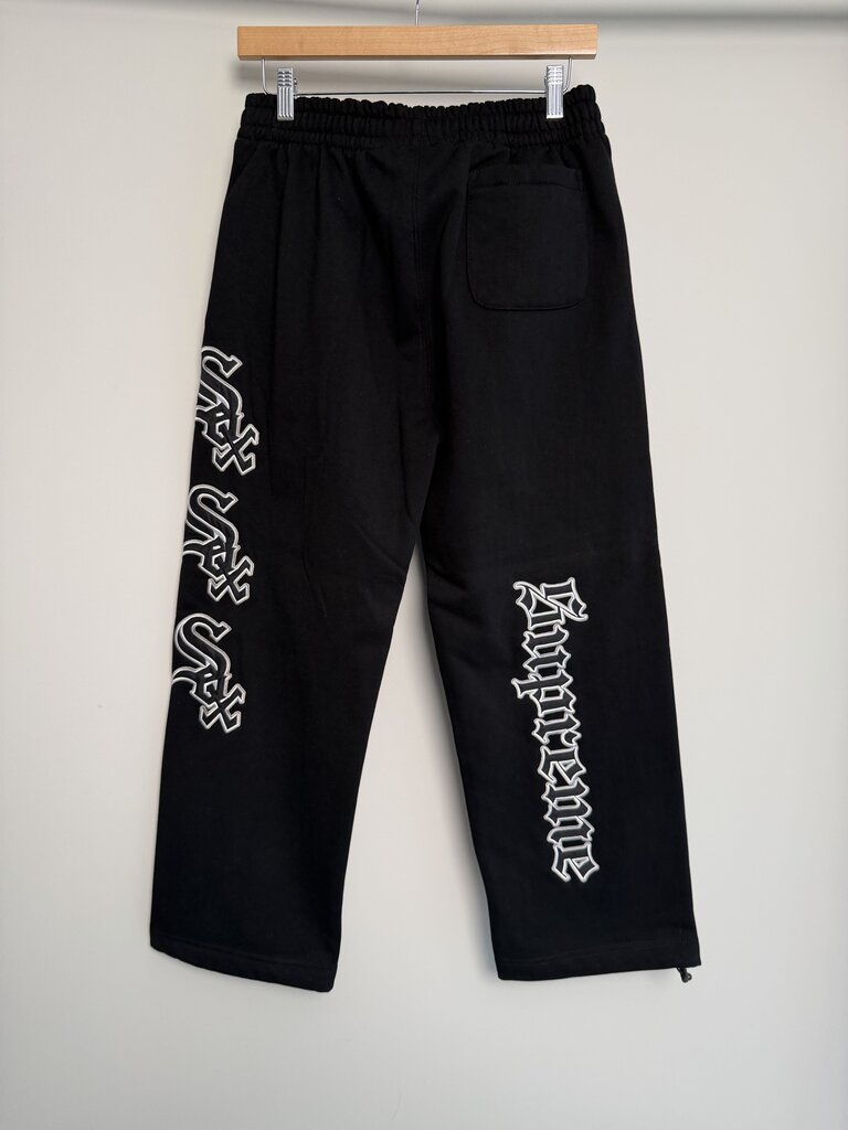 New Supreme White Socks Jogger Sweatpants size M