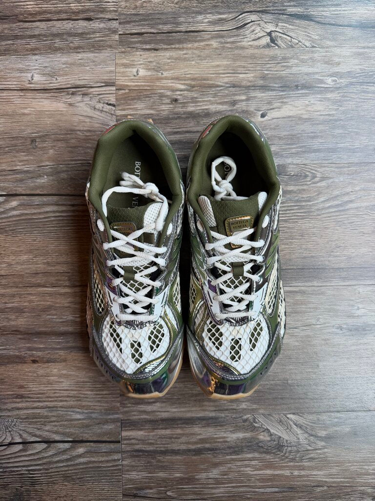 Preowned Bottega Venetta Metallic Olive Orbit size 45