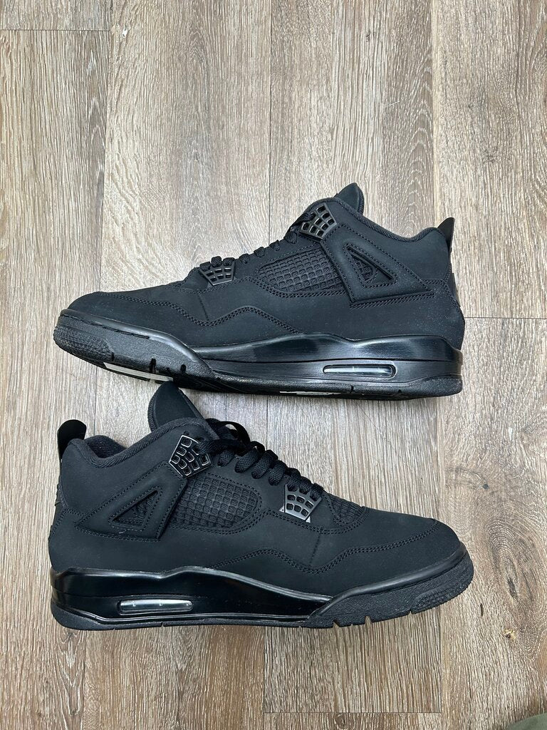 Preowned Jordan 4 Black Cat sz.12.5