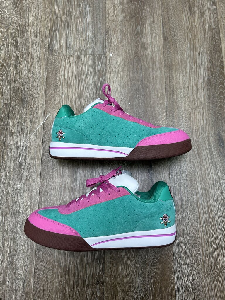 Preowned Reebok Board Flip Green Pink Sz.10.5