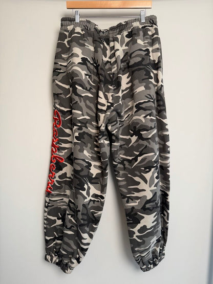 New GV Gallery Snow Camo Sweatpants Sz. L