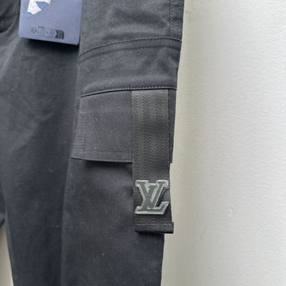 New Louis Vuitton White Embroidery Black Cargo Pants Sz. 50