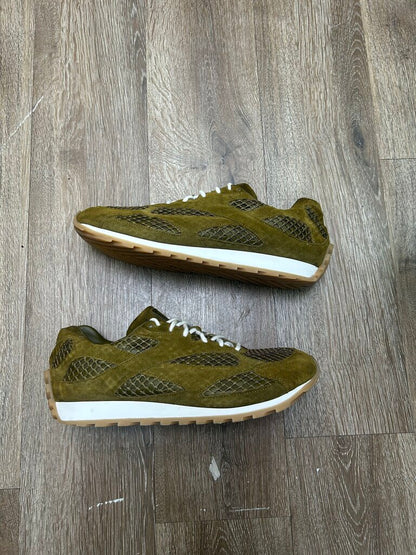 Preowned Bottega Veneta Suede Olive Orbit Size.42