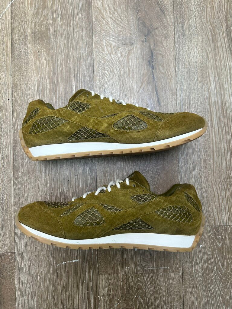Preowned Bottega Veneta Suede Olive Orbit Size.42