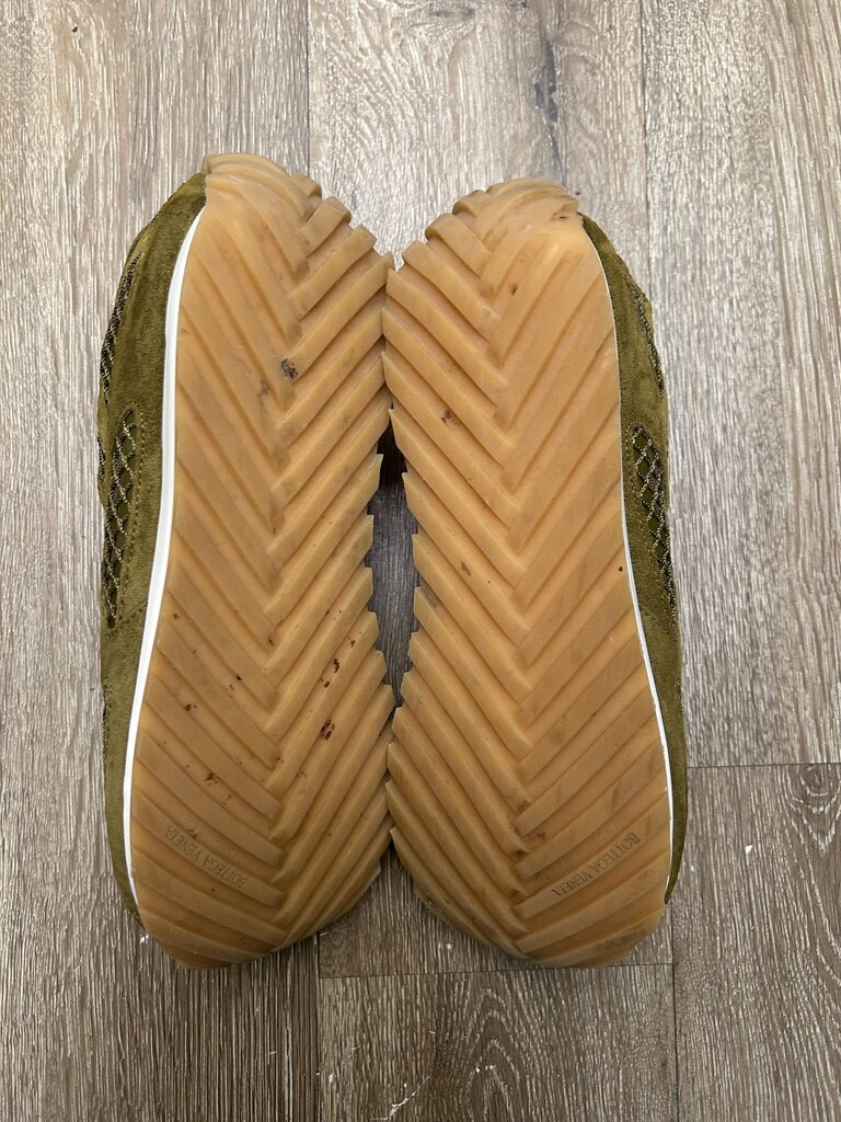 Preowned Bottega Veneta Suede Olive Orbit Size.42