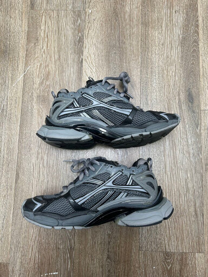 Preowned Balenciaga Black & Grey Runner sz.41