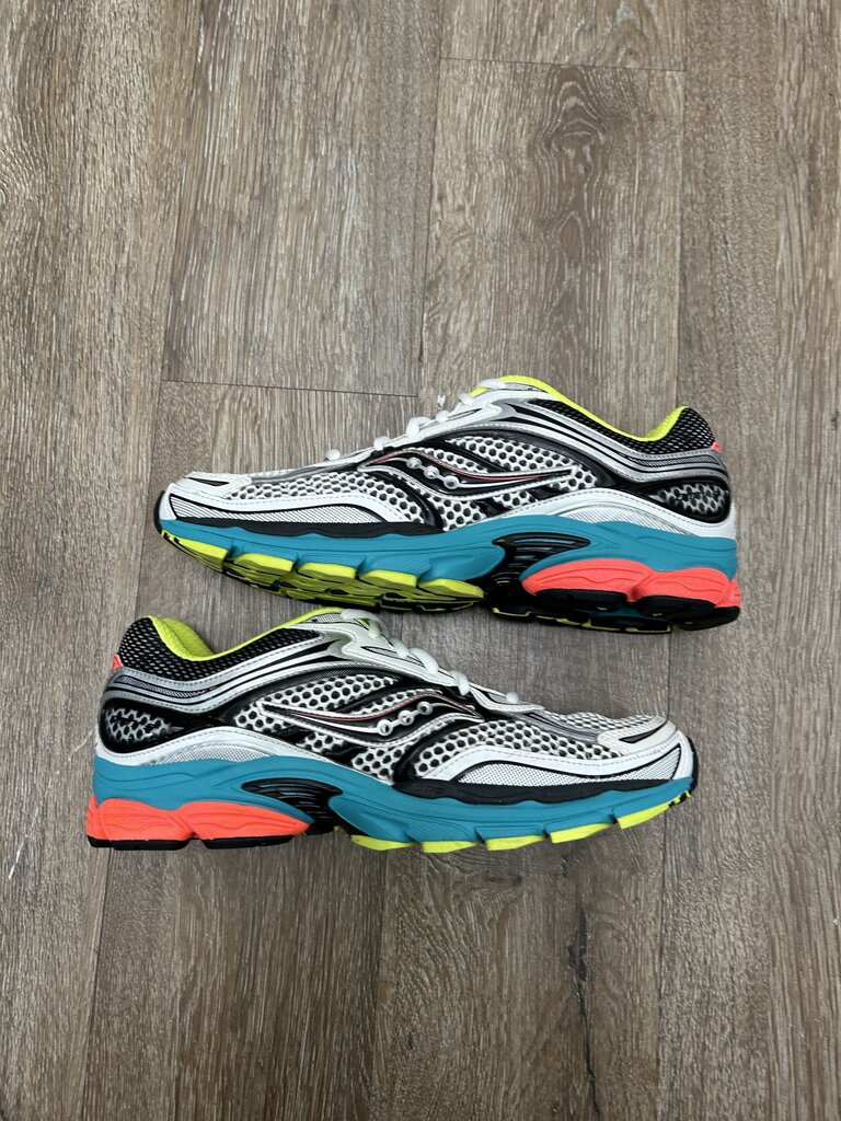 New Saucony Progrid White Multi. Sz.10 (No Box)