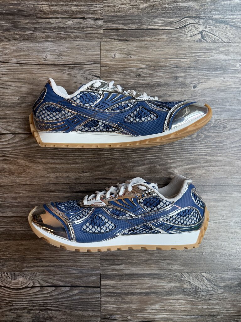 Preowned Bottega Vanetta Orbit Silver Navy size 44