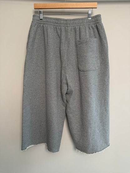 New HMDD Olympic 3/4 Grey Shorts size M