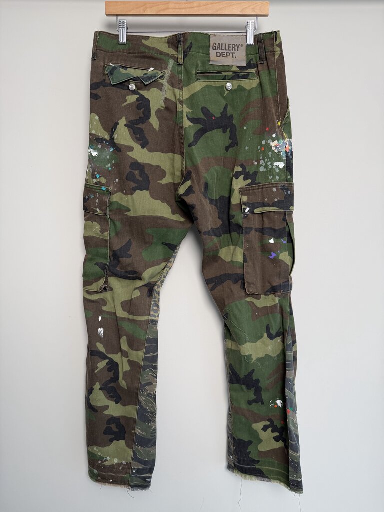 Preowned Gallery Dep Camo Flare Paint Splatter Pants size 32