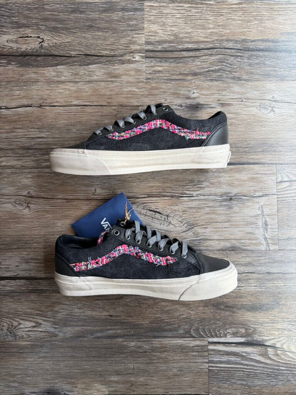 New Vans Souvenir Black Vans Sz. 11.5