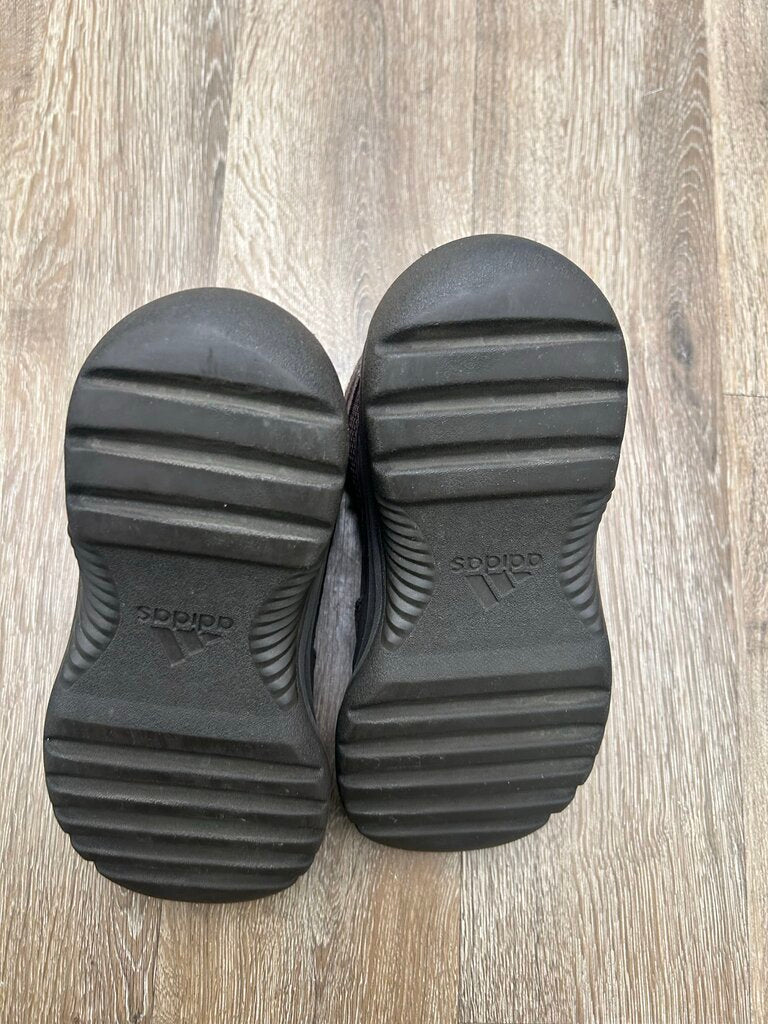 Preowned Yeezy DSRT Boot Oil Sz.8.5