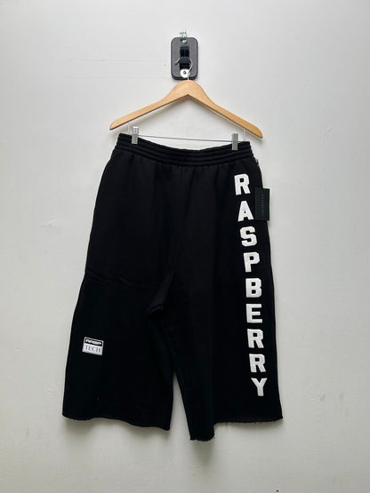 New Gv Gallery Black Spellout 3/4th Shorts Sz.XL