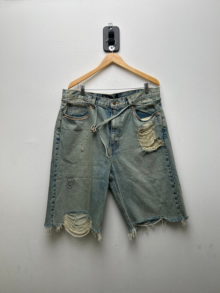 New Paly Light Wash Denim Cut Off Good Times Shorts Sz.36