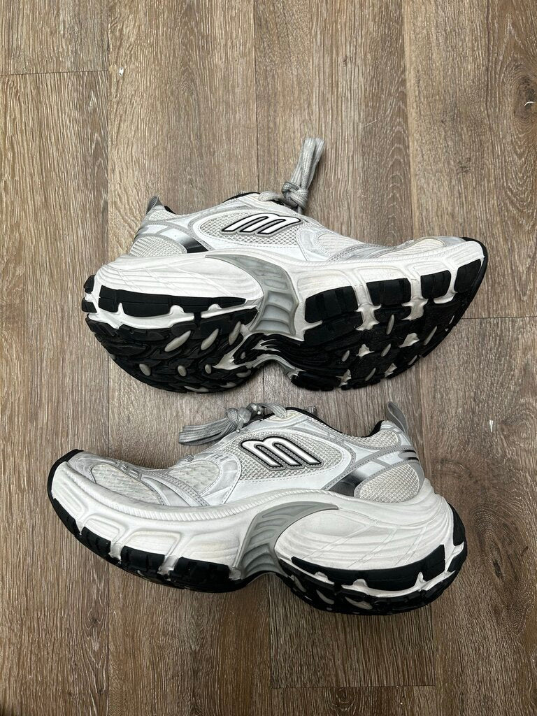 Preowned Balenciaga White 10XL Sneaker sz.41