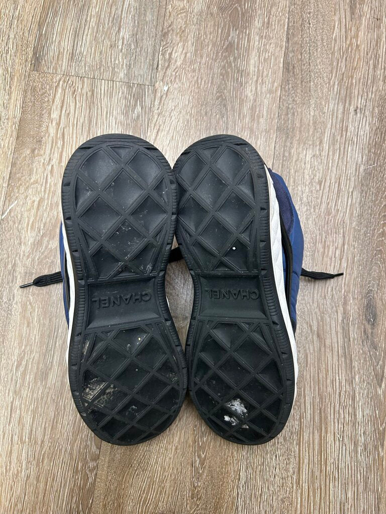 Preowned Chanel Navy Mini cc Sneaker sz.42