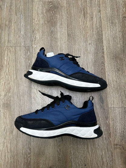 Preowned Chanel Navy Mini cc Sneaker sz.42