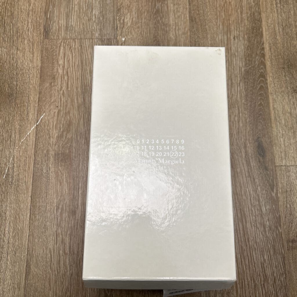 Preowned Margiela Gats All Black Sz.42