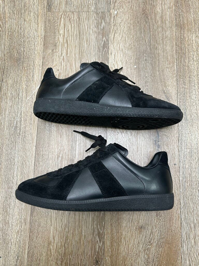 Preowned Margiela Gats All Black Sz.42