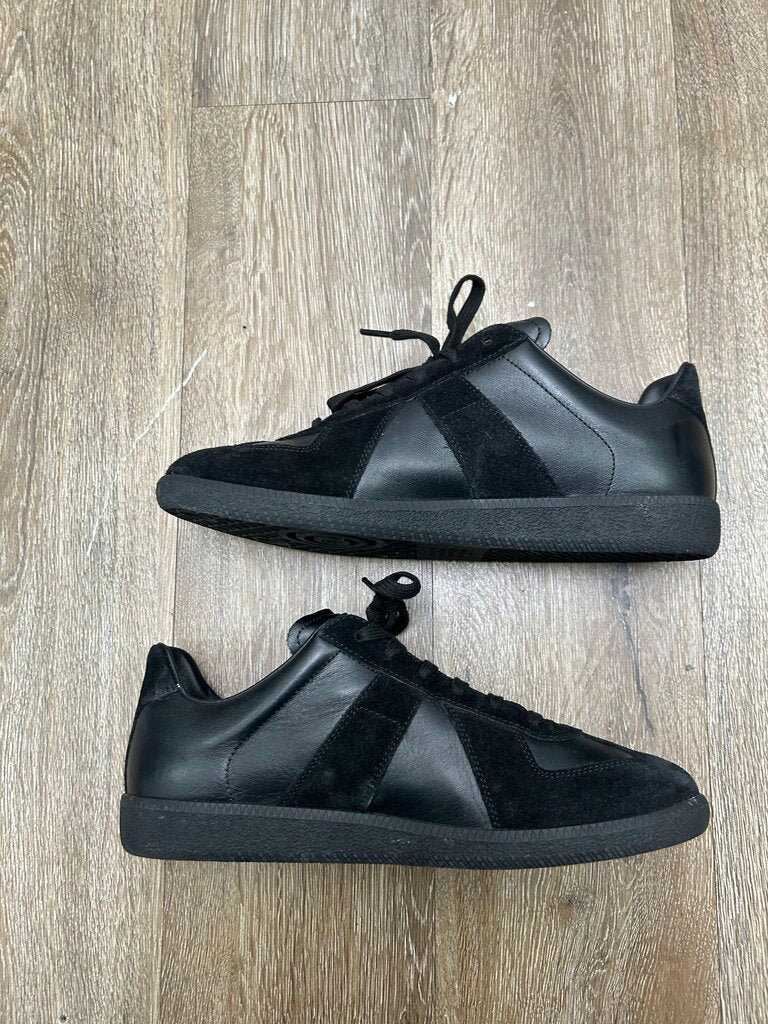 Preowned Margiela Gats All Black Sz.42
