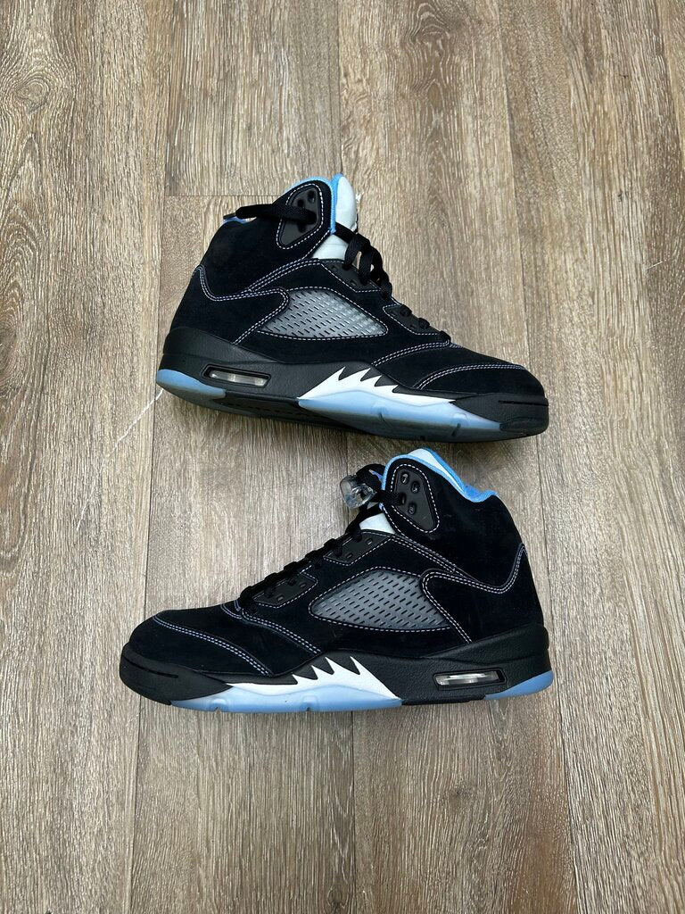 Preowned Jordan 5 University Blue Size 8.5