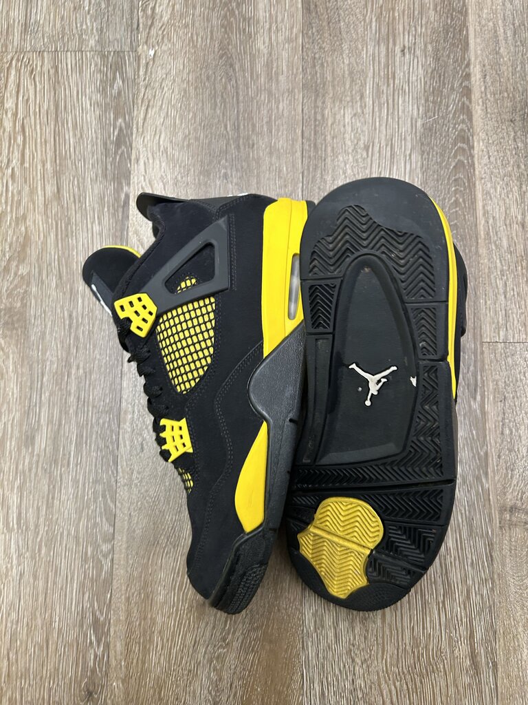 Preowned Jordan 4 Thunder Size 11