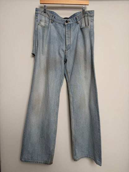 Preowned Balenciaga Lightwash Baggy Denim size 33