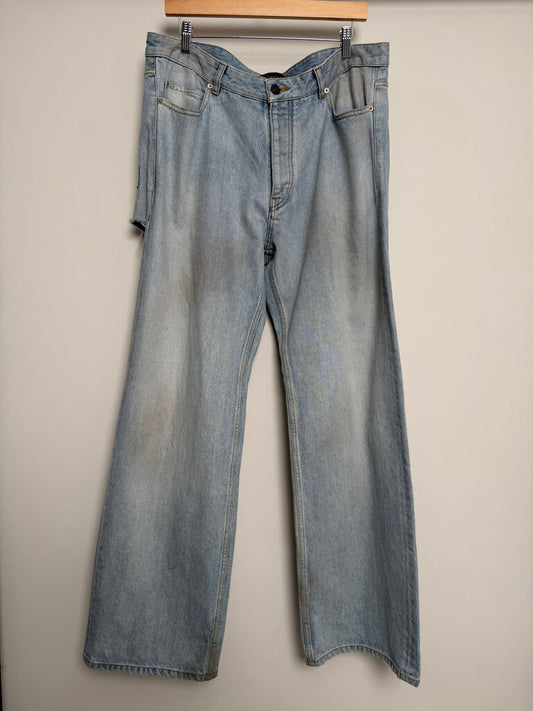 Preowned Balenciaga Lightwash Baggy Denim size 33