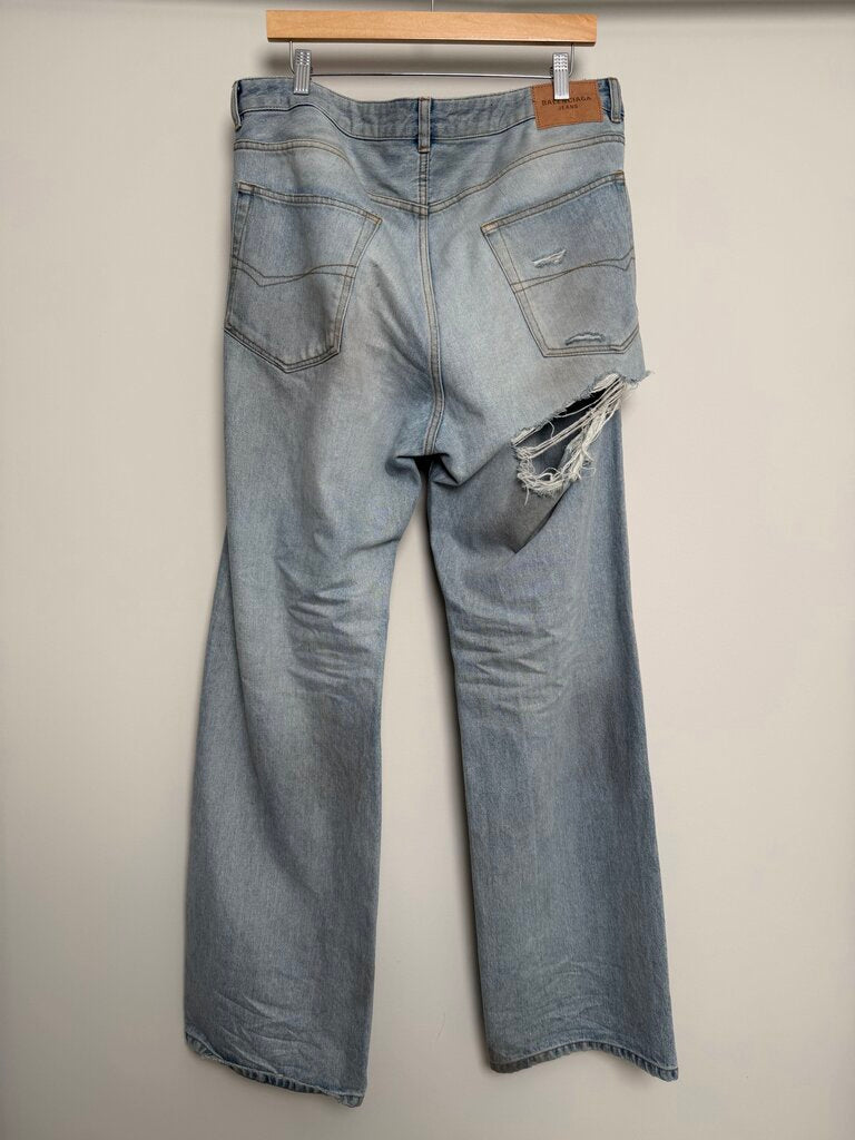 Preowned Balenciaga Lightwash Baggy Denim size 33
