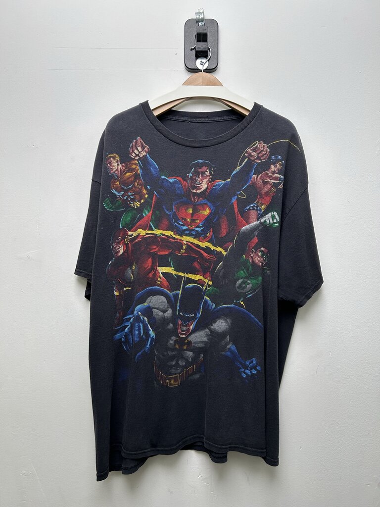 DC Heros Characters Reversible Tee Sz XL/XXL